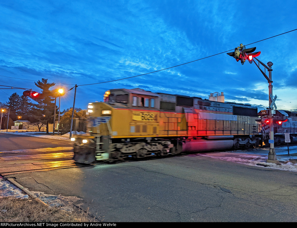 T003 gets underway, crossing Arch Street